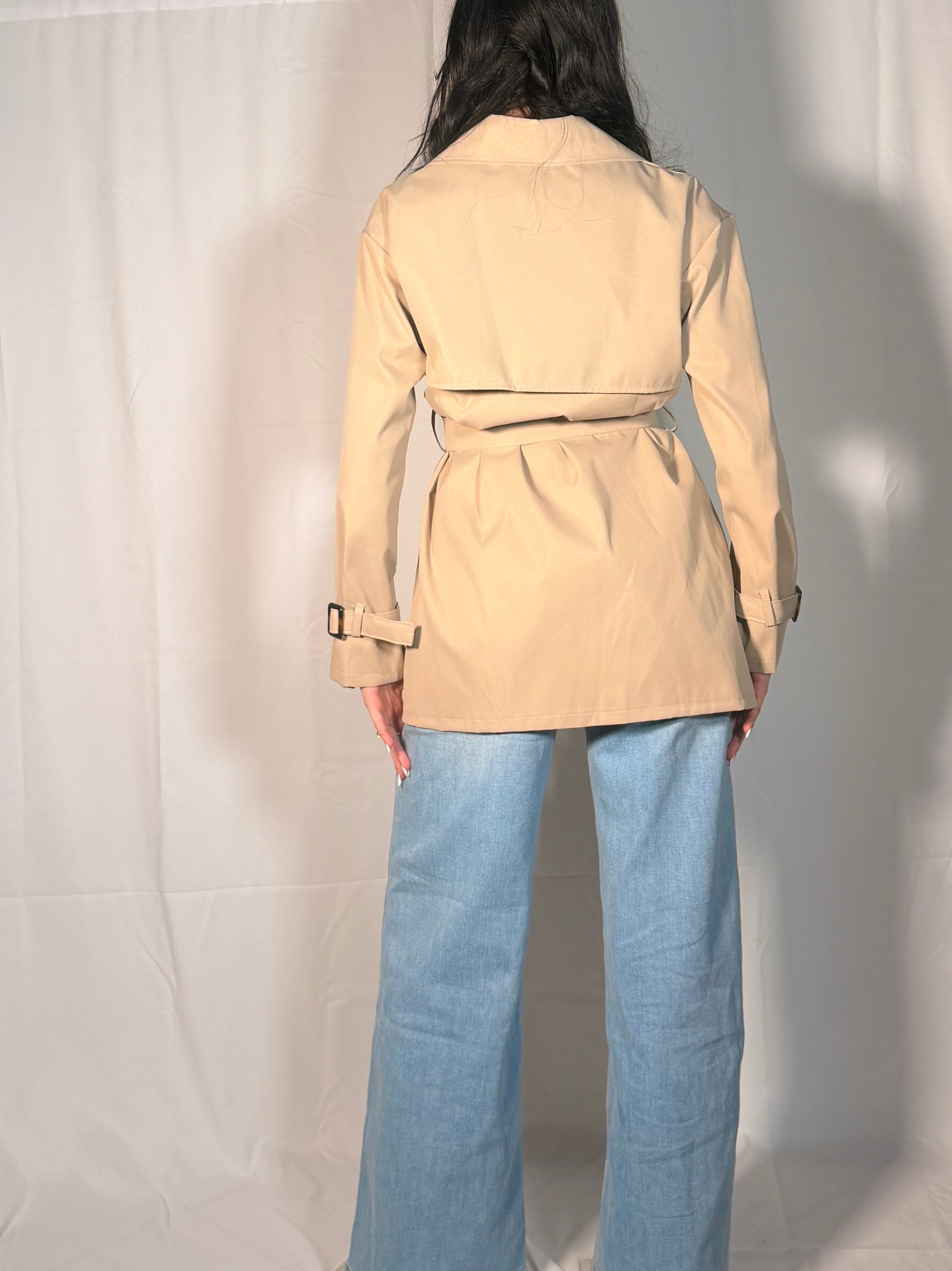 Trench corto